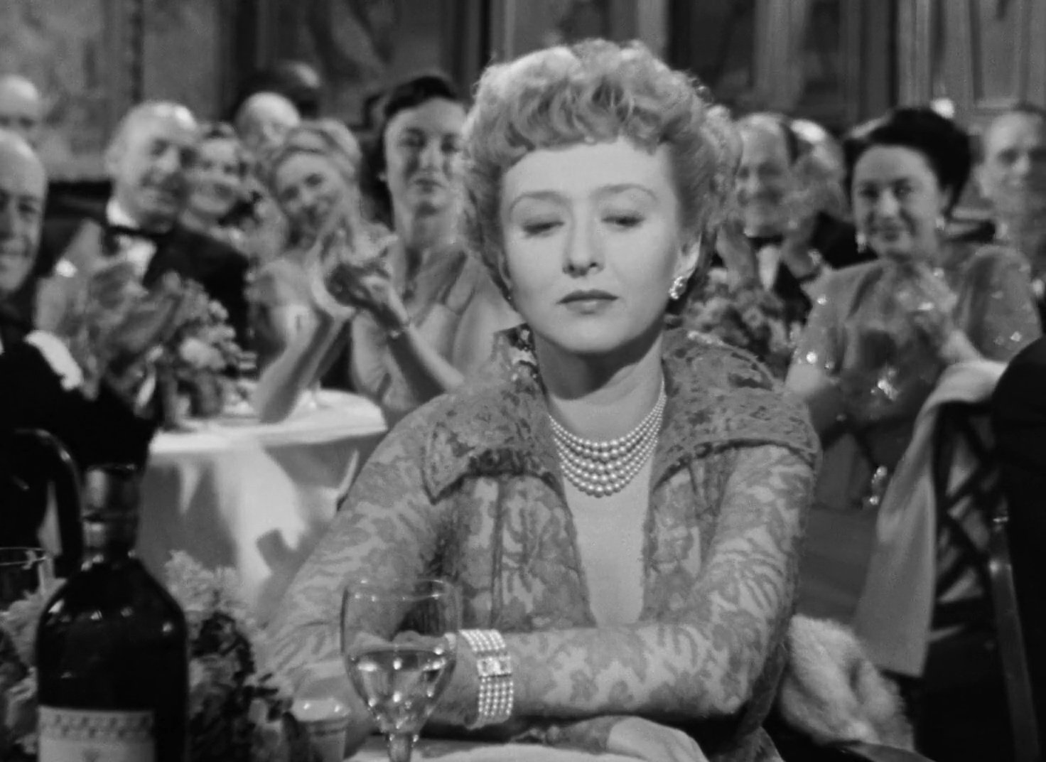 all.about.eve.1950.1080p.bluray.x264 [yts.ag] 02.07.57.891