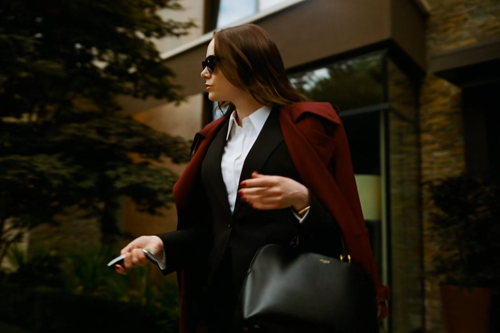 bugonia 2025 1080p web dl hevc x265 5.1 bone 00.05.40.000