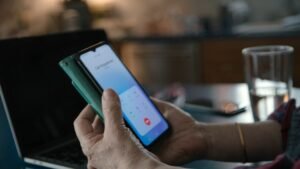 into.the.fire.the.lost.daughter.s01e01.1080p.web.h264 edith 00.27.32.000